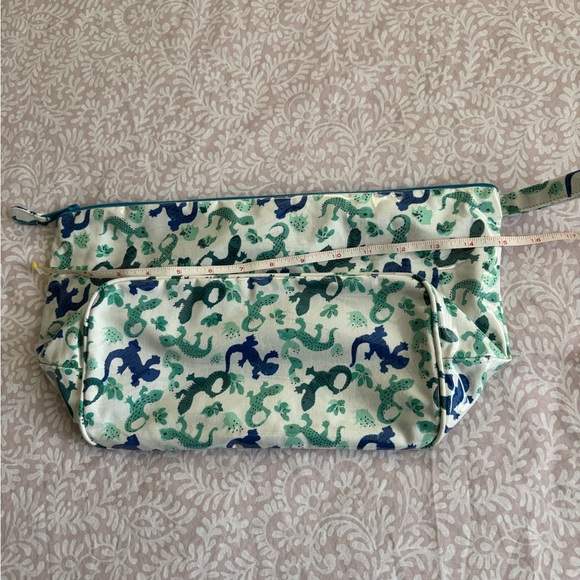 Roller Rabbit Lizard Toiletry Case - Picture 9 of 11